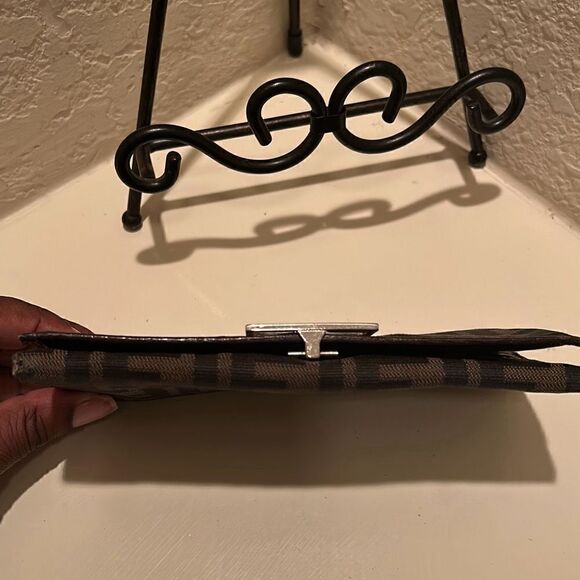 Fendi Women's Long Wallet Brown Zucca Logo Print Silver Clasp Closure - Picture 5 of 14